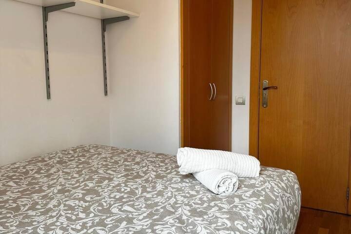 Private Rooms Near Las Ramblas 巴塞罗那 外观 照片