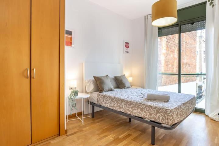Private Rooms Near Las Ramblas 巴塞罗那 外观 照片