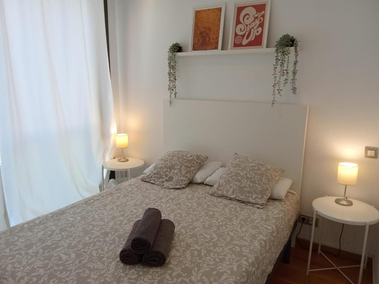 Private Rooms Near Las Ramblas 巴塞罗那 外观 照片